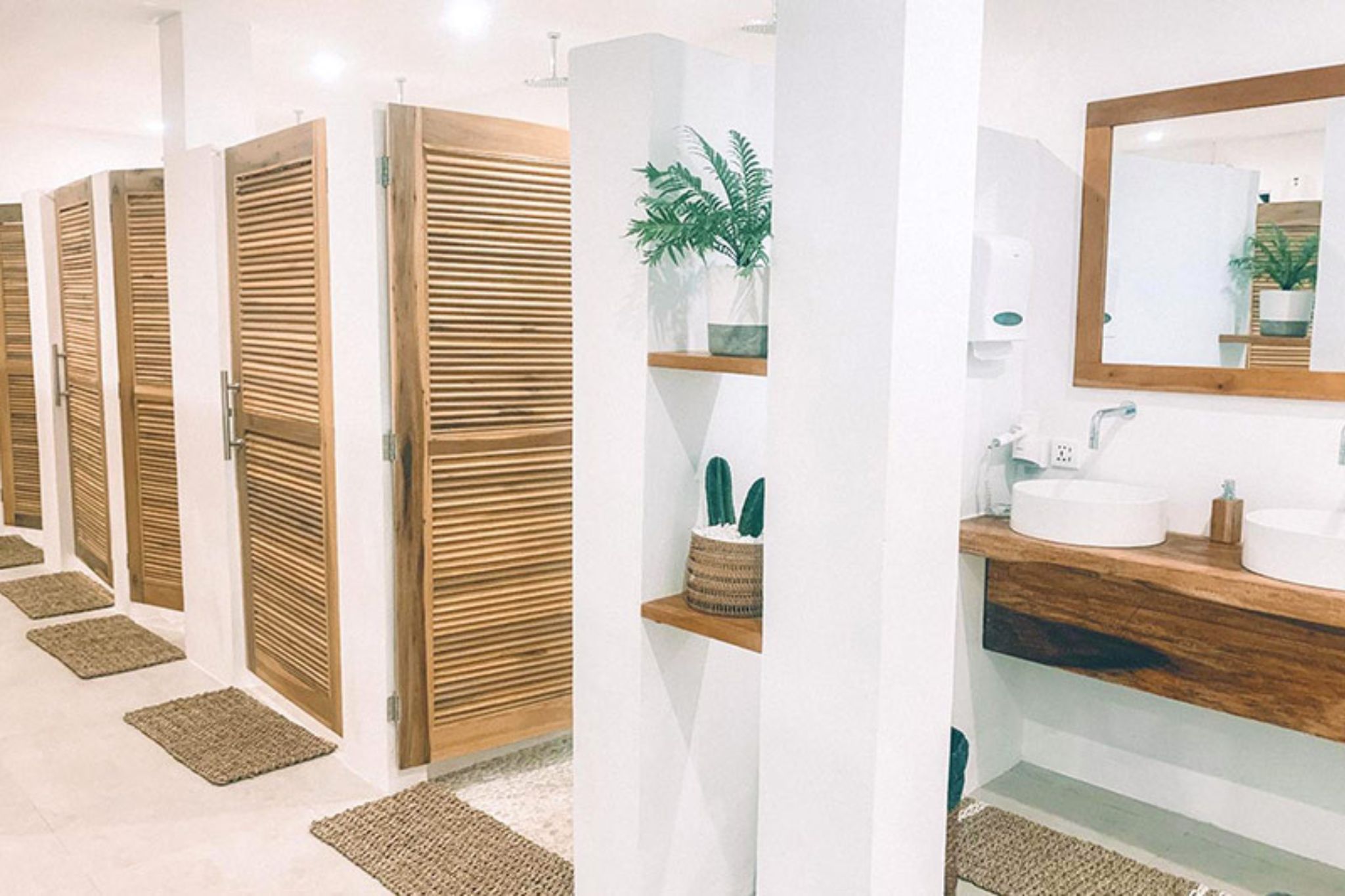 Thiết kế toilet và phòng tắm dùng chung trong hostel 5